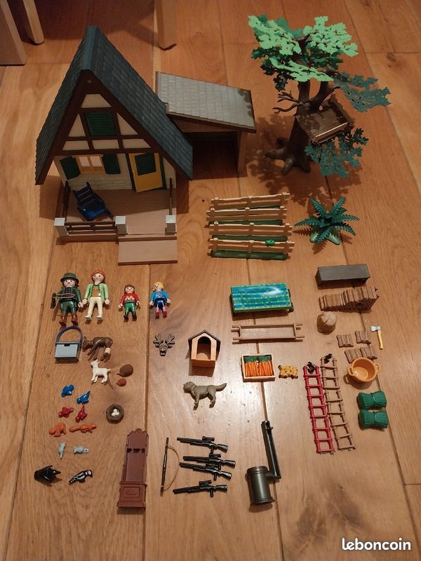 sympa maison forestière 4207 Playmobil ( foret , animaux ) 1179