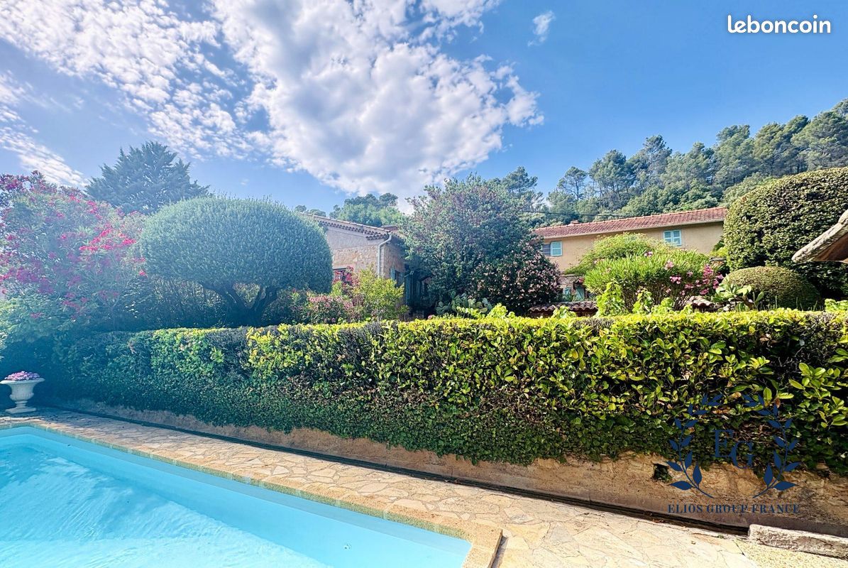 Maison 8 pièces 190 m² · à Entrecasteaux · 190 m² · 580 000 €