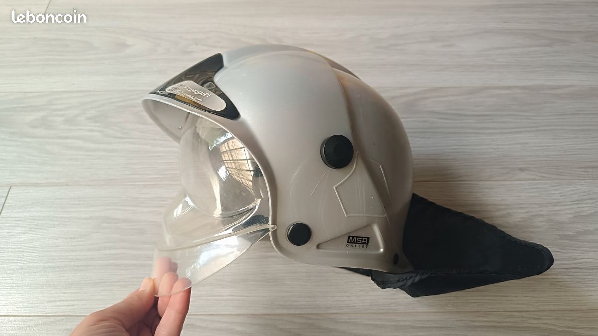 Casque pompier enfant avec visière jouet (image 6)