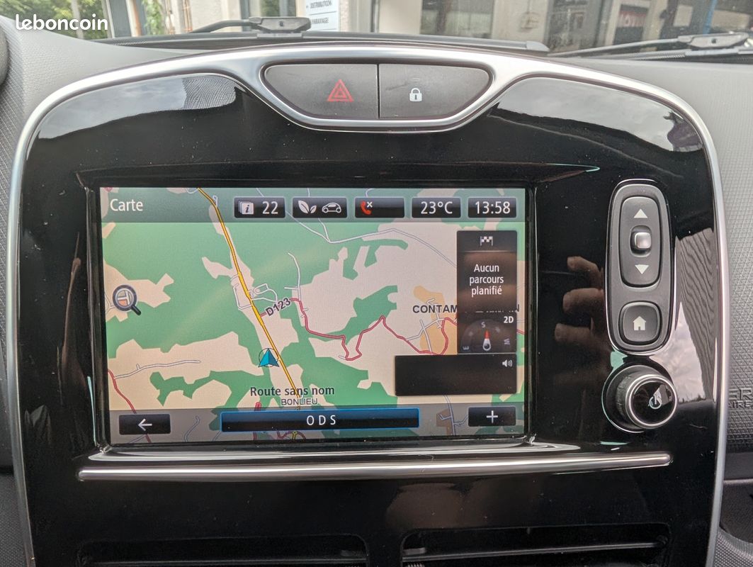 Renault clio iv 0.9 tce 90 ch intens 5 portes gps / camera / 1ere main (image 7)