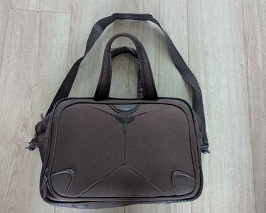 Sac De Voyage CARVEN En Cuir Noir – Neuf Avec Petits Défauts