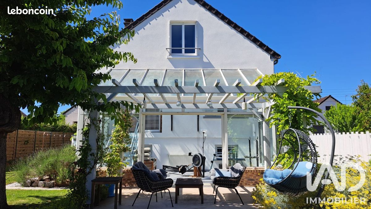 Maison 5 pièces 112 m² · à Saint-Julien-les-Villas · 112 m² · 225 000 €