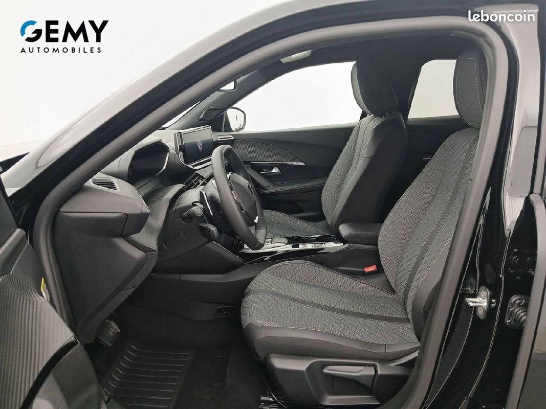 PEUGEOT 2008 Hybrid 145 e-DCS6 Allure (image 9)