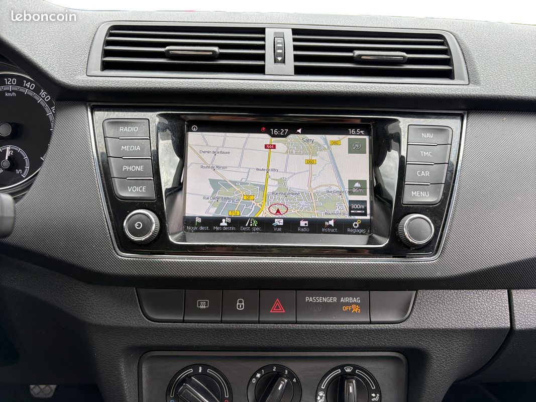 SKODA Fabia 1.0 MPI 60 ch BVM5 Business (image 14)