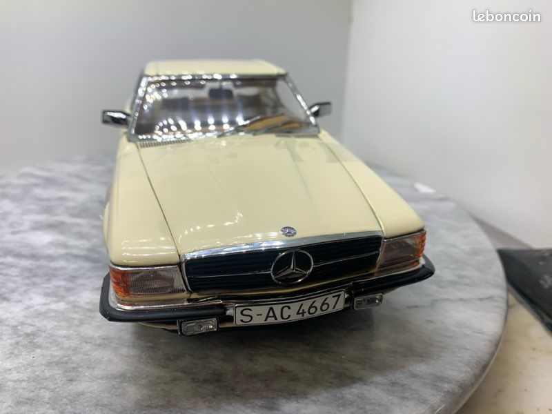Mercedes 350SL (R107) crème 1977/1983 SUNSTAR 1/18 (image 4)