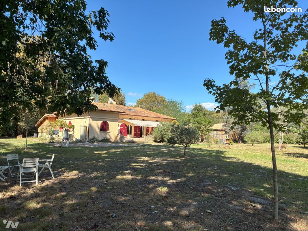 Maison 8 pièces 260 m² · à Louchats · 260 m² · 395 200 €