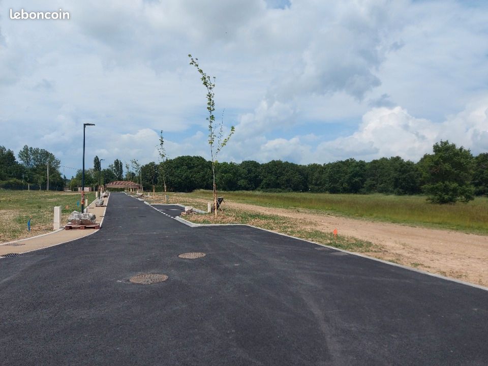 Terrain 744 m² · à Lherm · 65 000 €