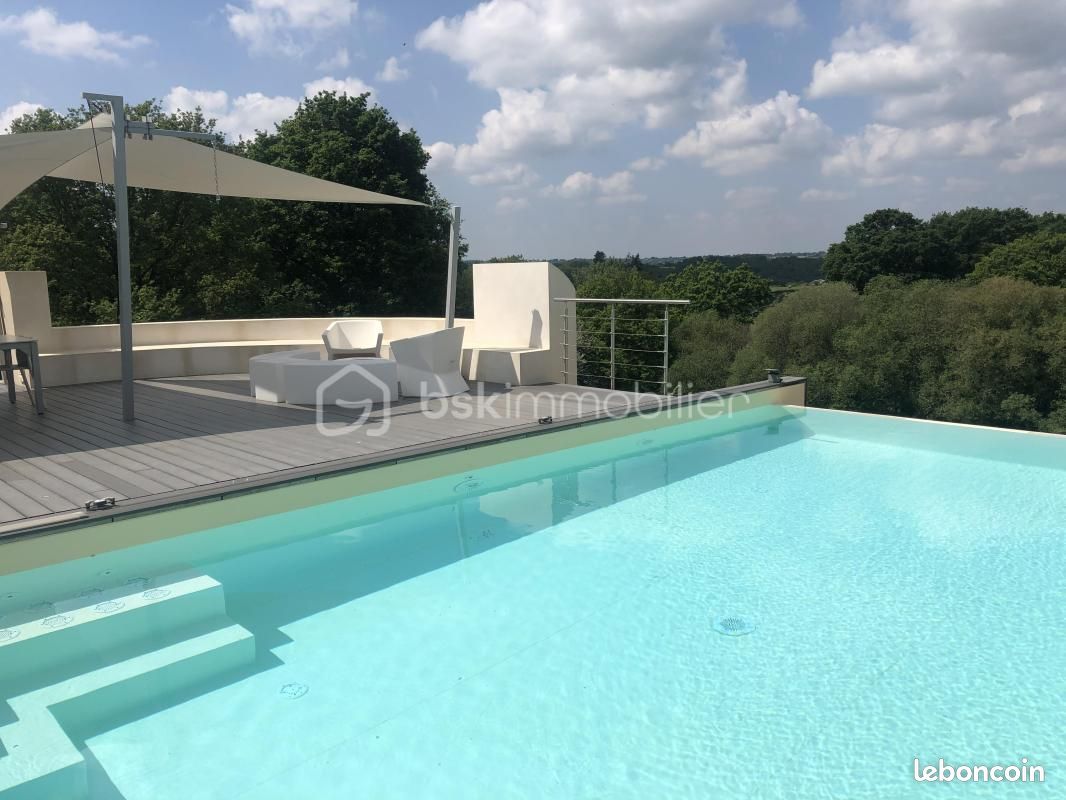 Villa 5 pièces 320 m² (image 1)