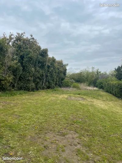 Terrain constructible à vendre 1620m2 non viabilisé · à Magny-en-Vexin · 240 000 €
