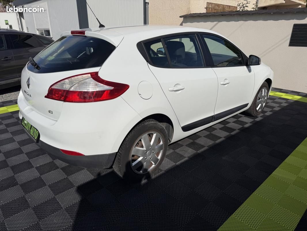 Renault Mégane III 1.5 dCi 95ch Business eco² (image 4)