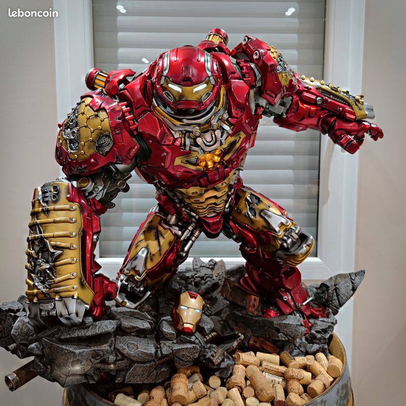 Hulkbuster XM Studios Collection