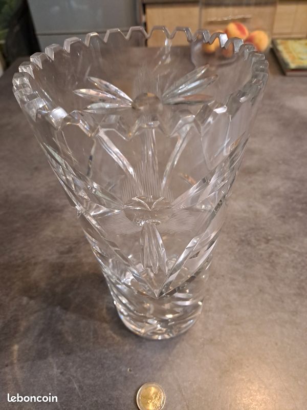 Vase en cristal (image 1)