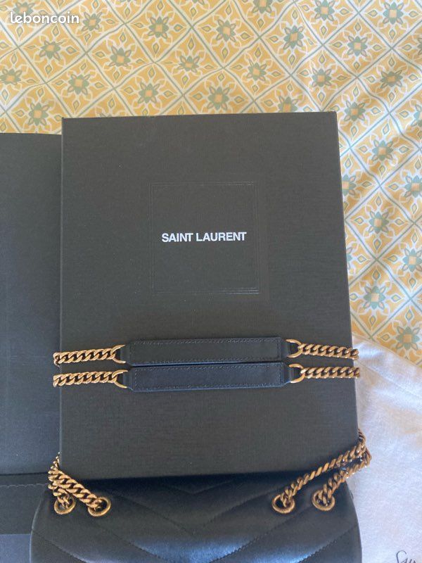 Sac à main YSL Loulou Small noir et or (image 18)