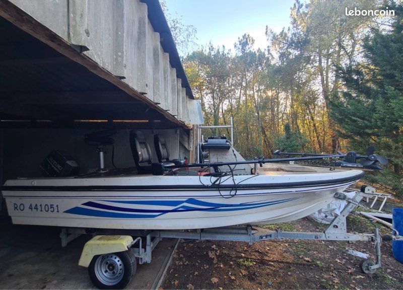 Bateau Bass boat ou échange (image 1)