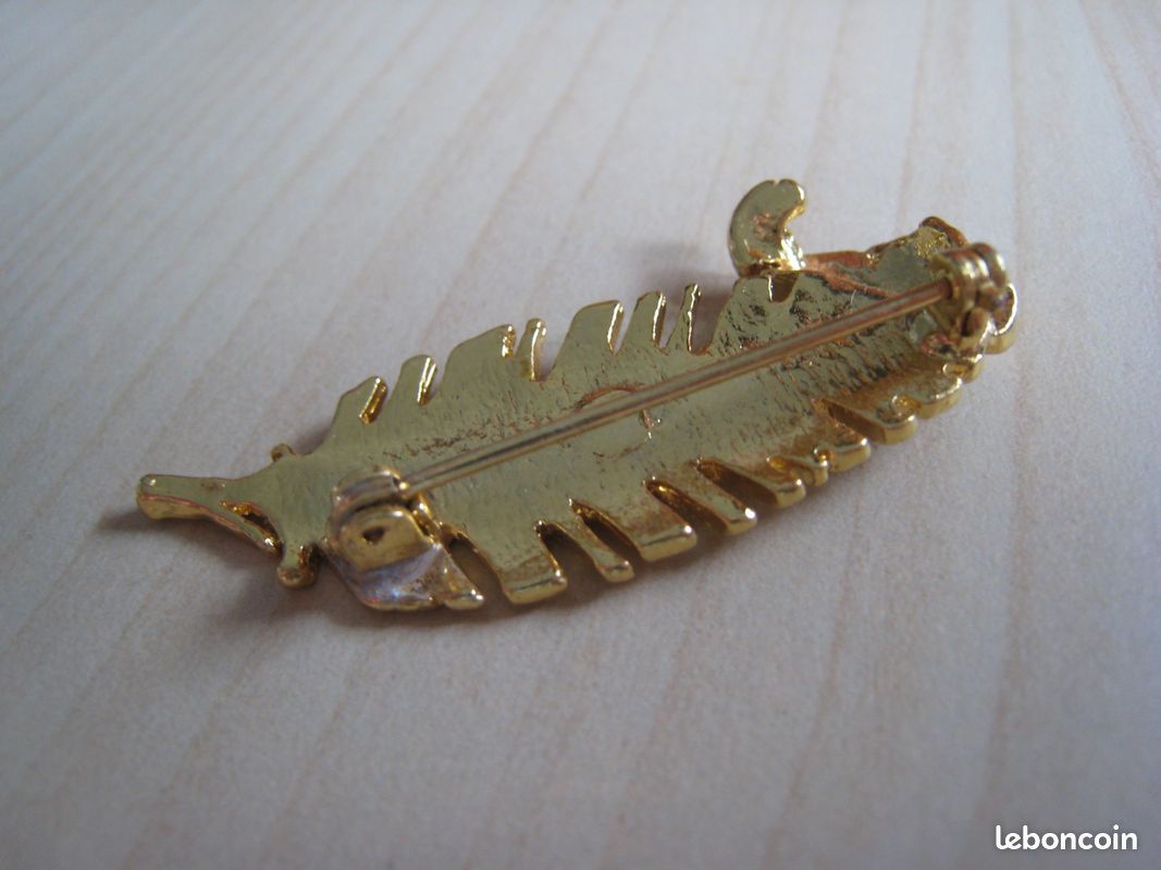 Broche Ancienne En Métal Doré Forme Feuilles - Vintage, Occasion, Bijou Fantaisie