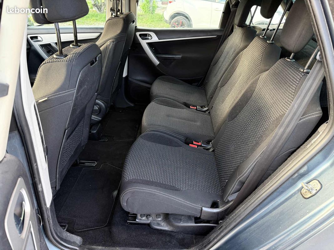 Citroën C4 Picasso 1.6 HDi 110ch Pack Dynamique - Clim - Régulateur - Révisée & Garantie 6 mois (image 16)