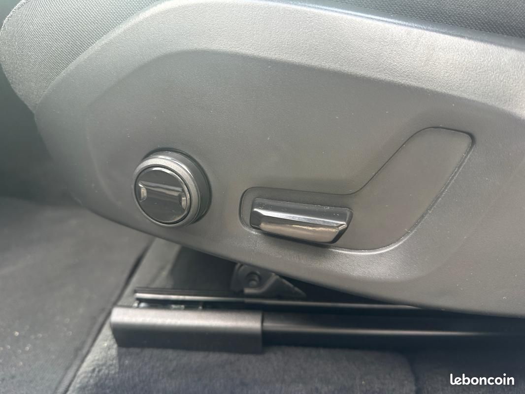 Volvo XC60 T6 AWD Hybride rechargeable 253 ch+145 ch Geartronic 8 Start (image 14)