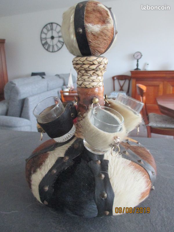 Bouteille carafe recouverte de peau vache 1155.2 jc35 (image 1)