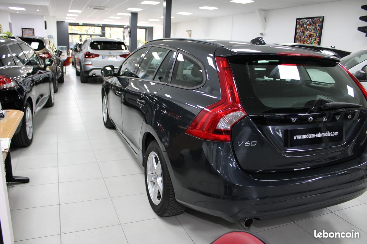 Volvo V60 D2 120CH KINETIC BUSINESS GEARTRONIC (image 6)