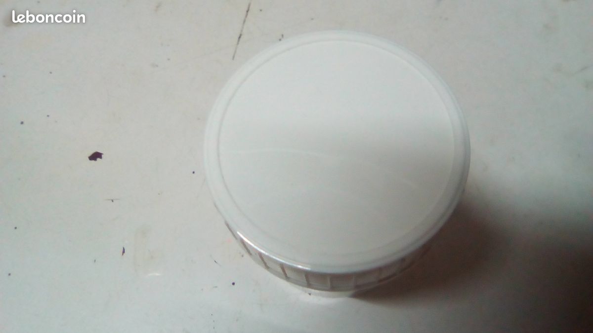 7 Boites en plastique (image 2)