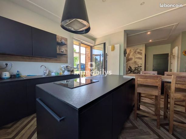 Maison 7 pièces 144 m²