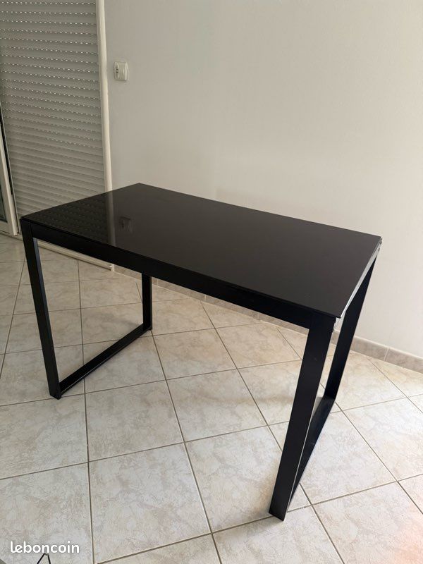 Table en verre noire (image 1)