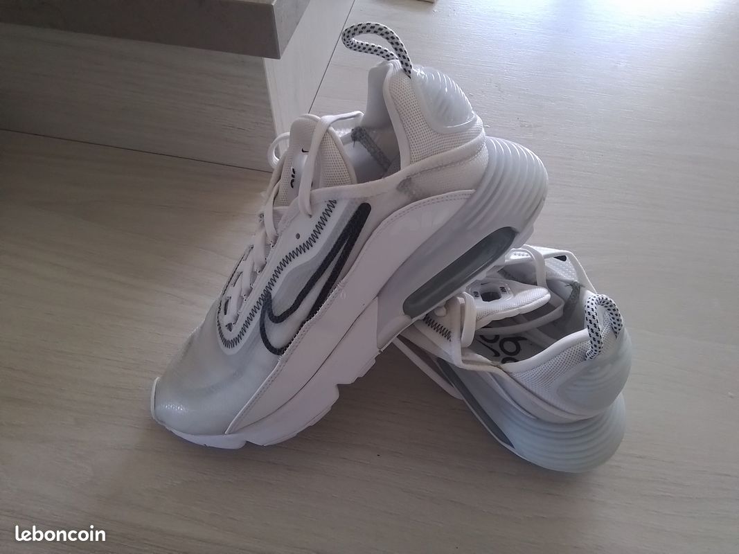 Tennis nike huarache blanche Chaussures