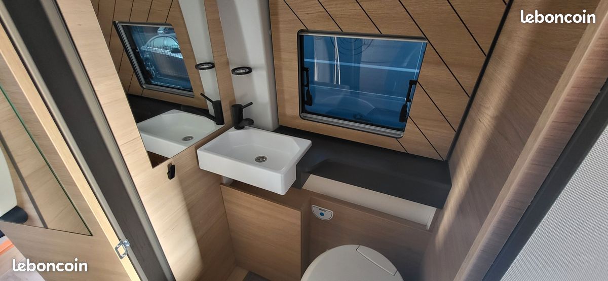 Fourgon Campereve Magellan 643 air saphir série limite printemps 2026 Peugeot Boxer 2.2L 140 CV Boite automatique - Ouvert tout le mois d'aout avec des tarifs estivaux (image 7)