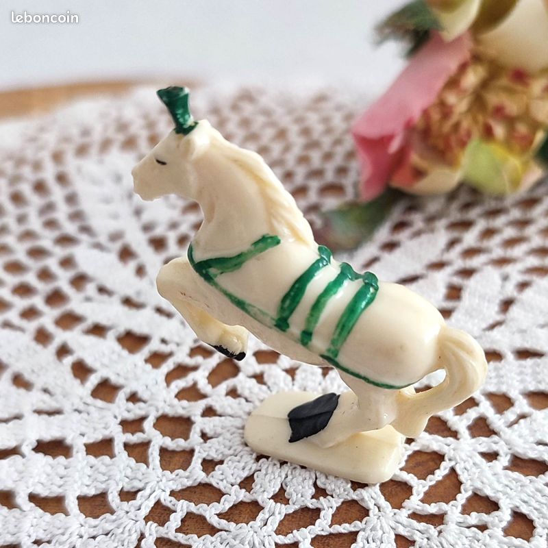 Figurine : Cheval de cirque. Années 50 (image 3)