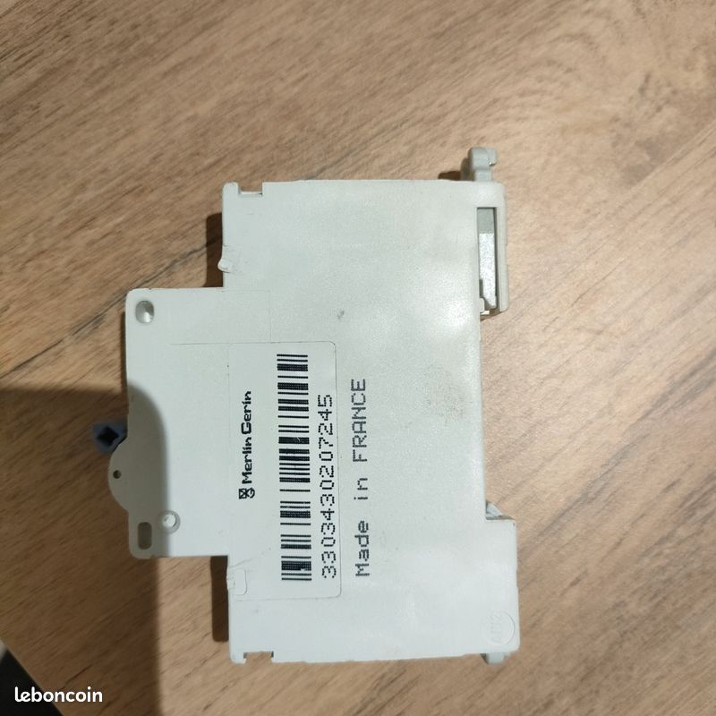 Disjoncteur Schneider C2 (image 2)
