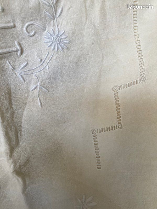 Drap brodé 205 x 280 monogramme AP (image 6)