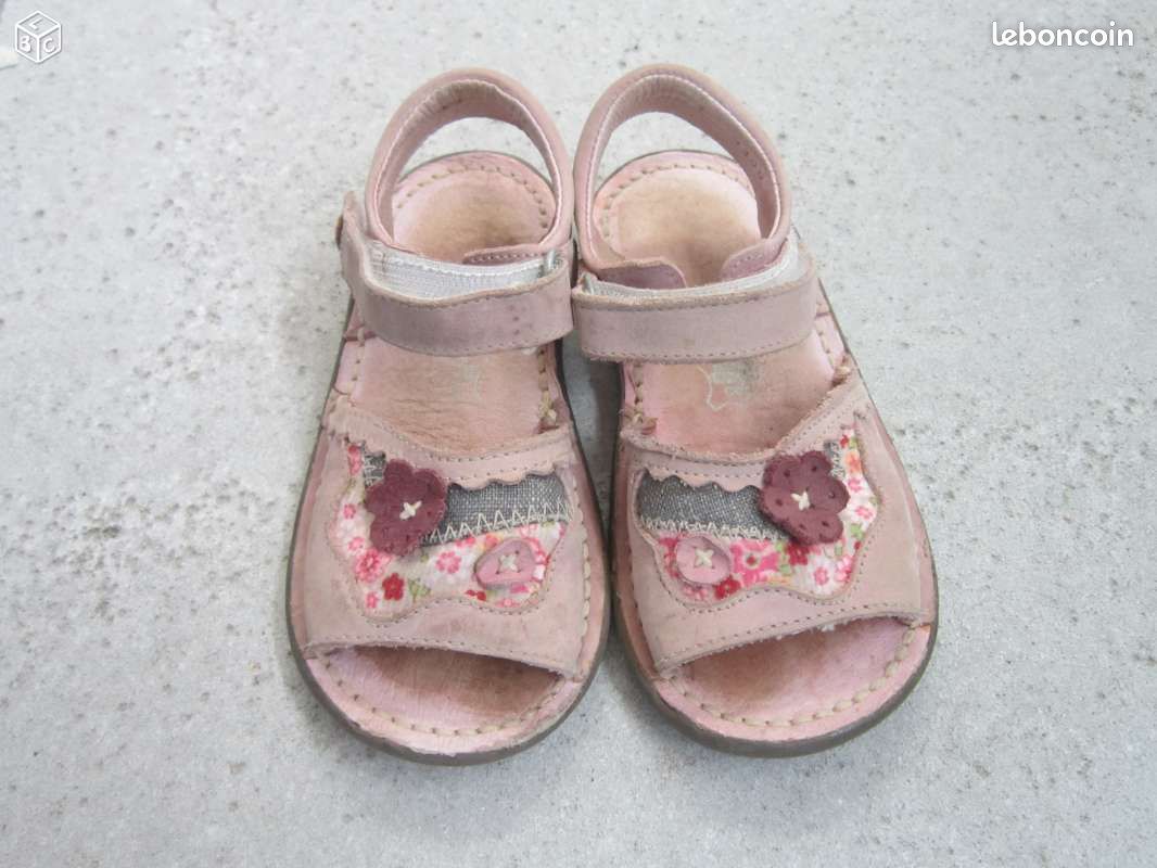 Chaussures été fille pointure 26 (image 1)