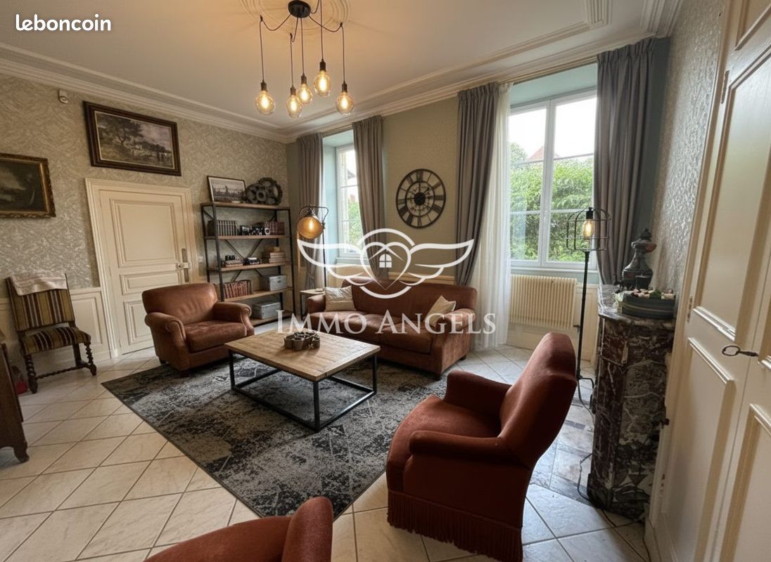 Maison 5 pièces 145 m² · à Châteaumeillant · 145 m² · 133 000 €