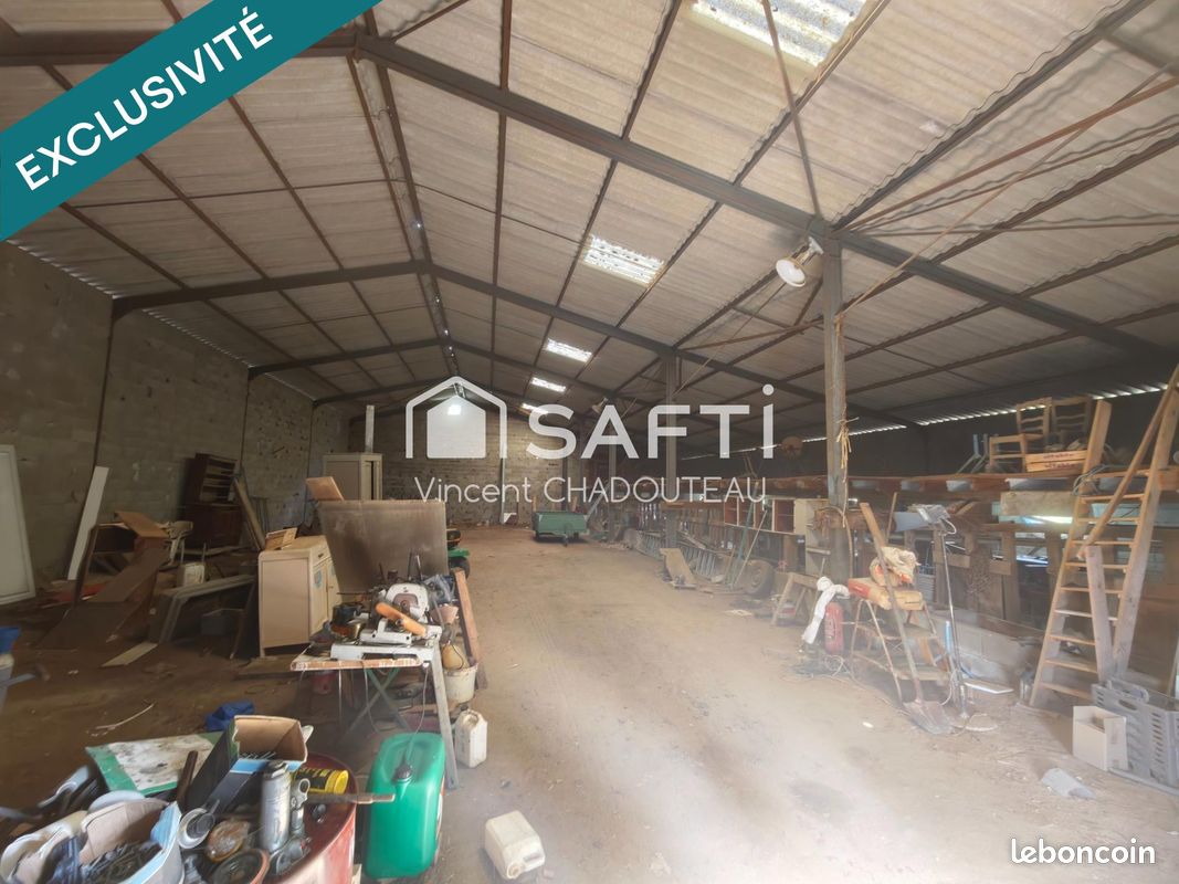 Immeuble 400 m² · à Chabrac · 400 m² · 66 000 €