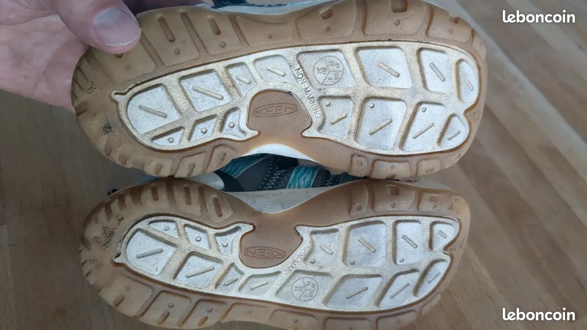 Chaussures été enfants keen taille 34 (image 2)
