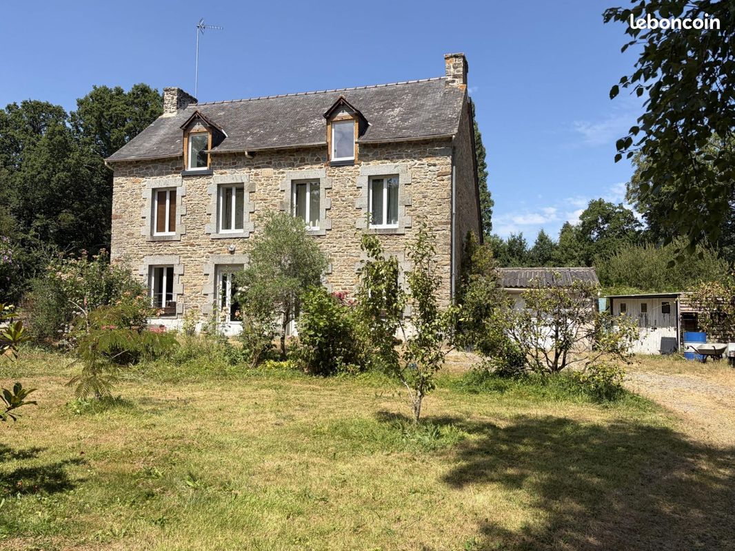 Maison 9 pièces 196 m² · à Plémet · 196 m² · 179 350 €