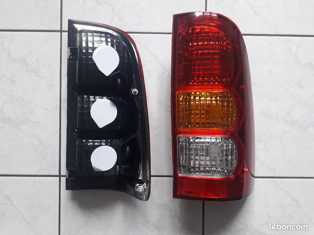 Feu Arrière De Remplacement Pour Toyota Hilux Mk4 (1997-2006) - Gauche, Avec Ampoule Incluse, Installation Facile