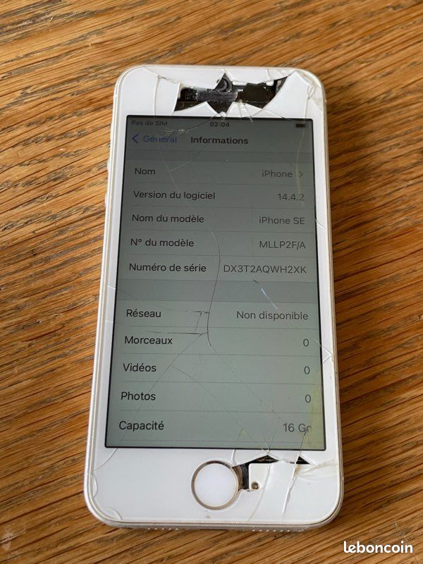 IPhone SE 16g fonctionnel - écran cassé (image 3)