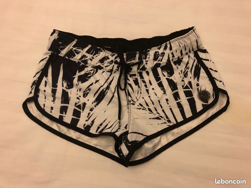 Short (image 1)