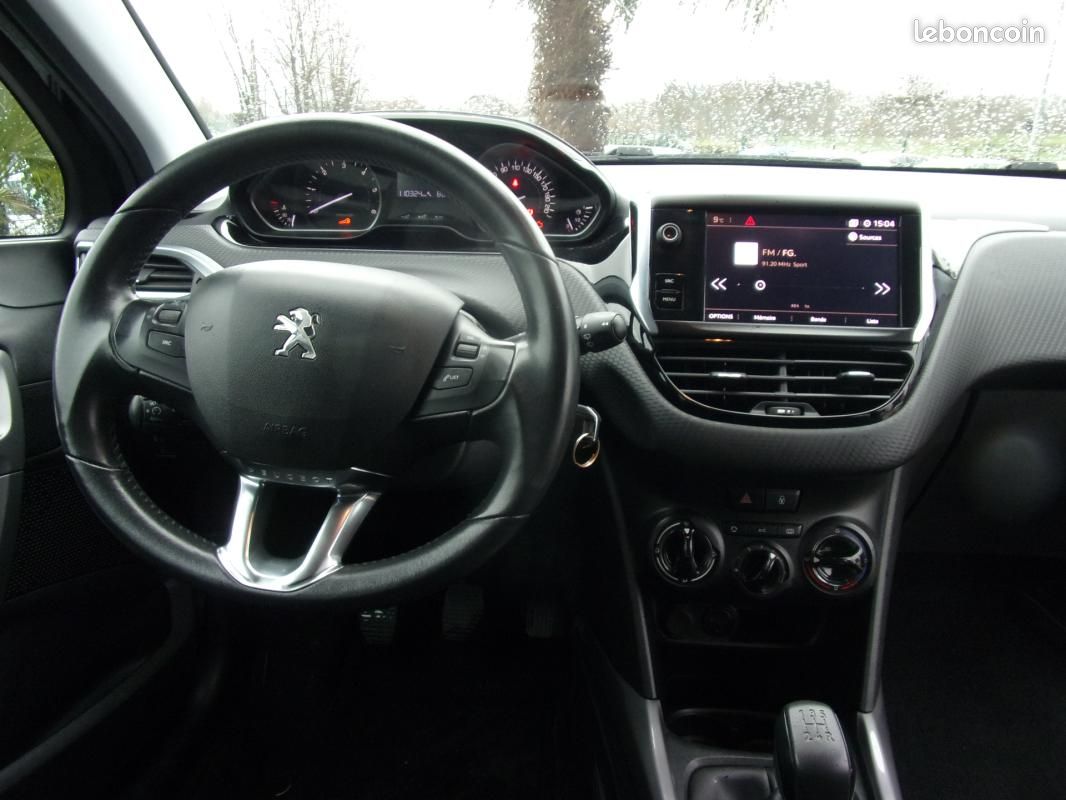 Peugeot 2008 1.6 BlueHDi 100ch BVM5 Style (image 10)