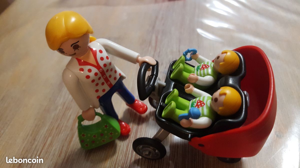 Espace crèche avec bébés + mamans et poussettes (image 2)