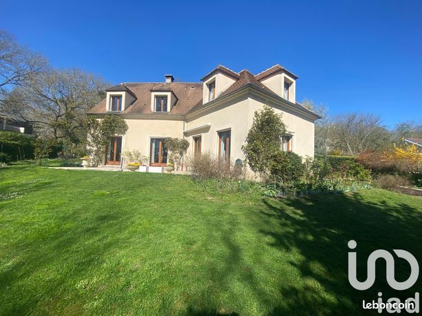 Villa 8 pièces 200 m²