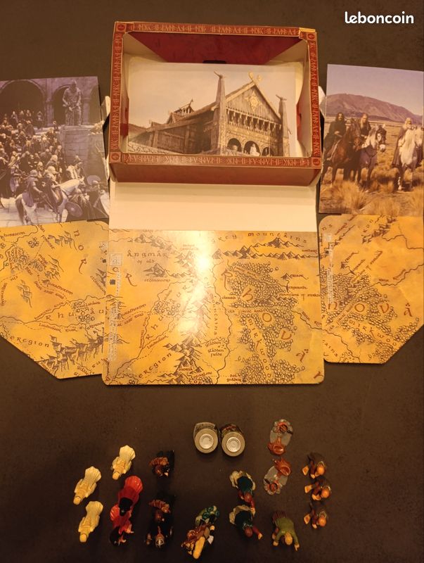 Vends lot Le Seigneur des anneaux comprenant 24 figurines et accessoires
- la boite avec ses décors en très bon état
- les boites contenants les figurines
- 2 fèves
- 2 images magics (image 4)