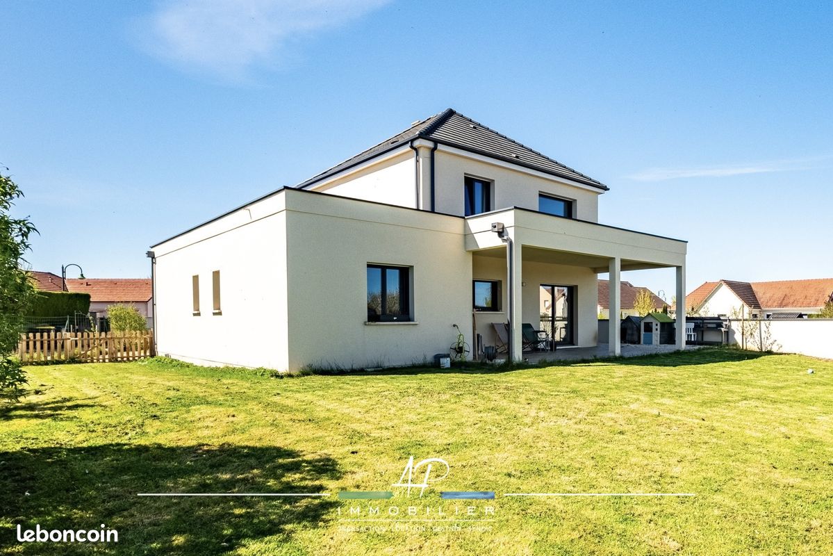 Maison 6 pièces 142 m² · à Mirebeau-sur-Bèze · 142 m² · 399 000 €