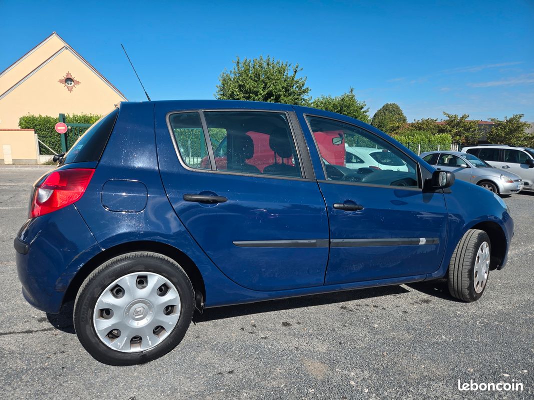 Renault clio 1er main seulement 42500km (image 5)