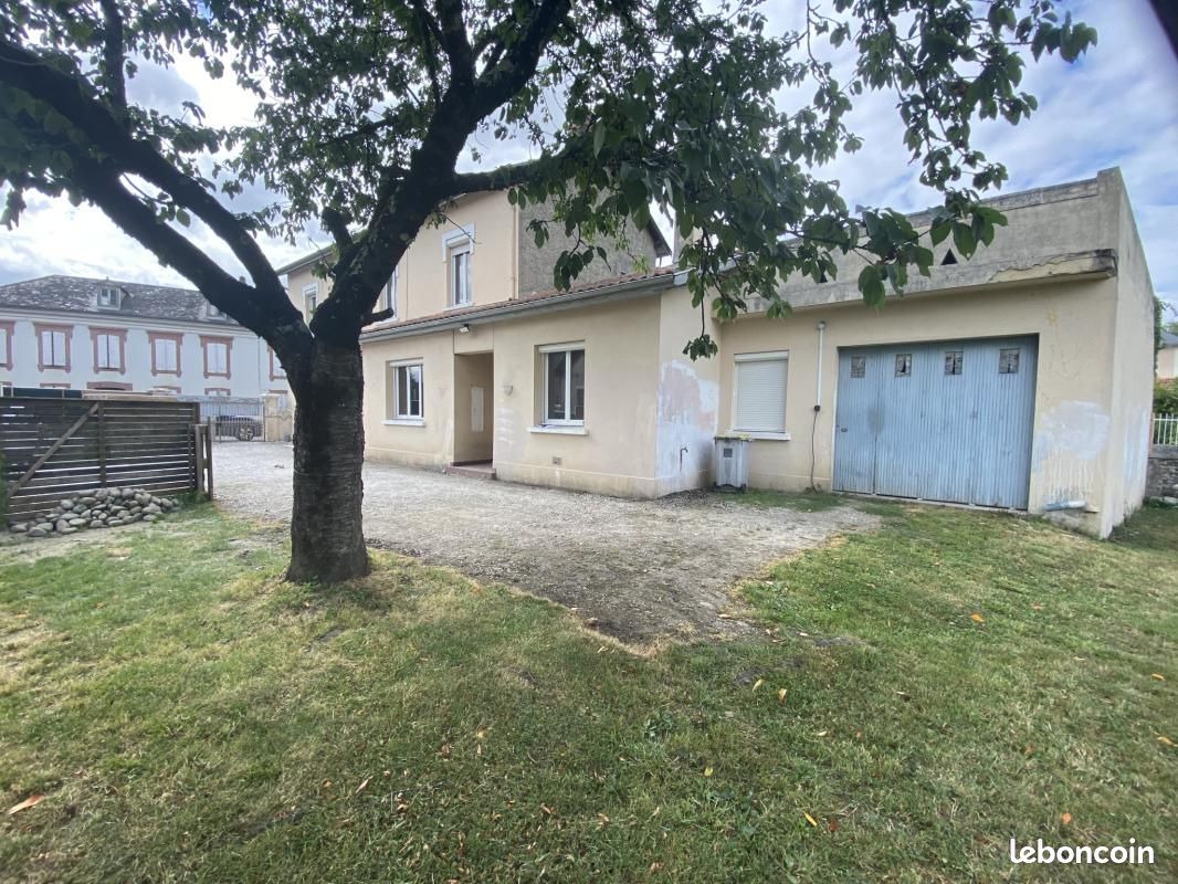 Maison 6 pièces 183 m² · à Aureilhan · 183 m² · 130 000 €