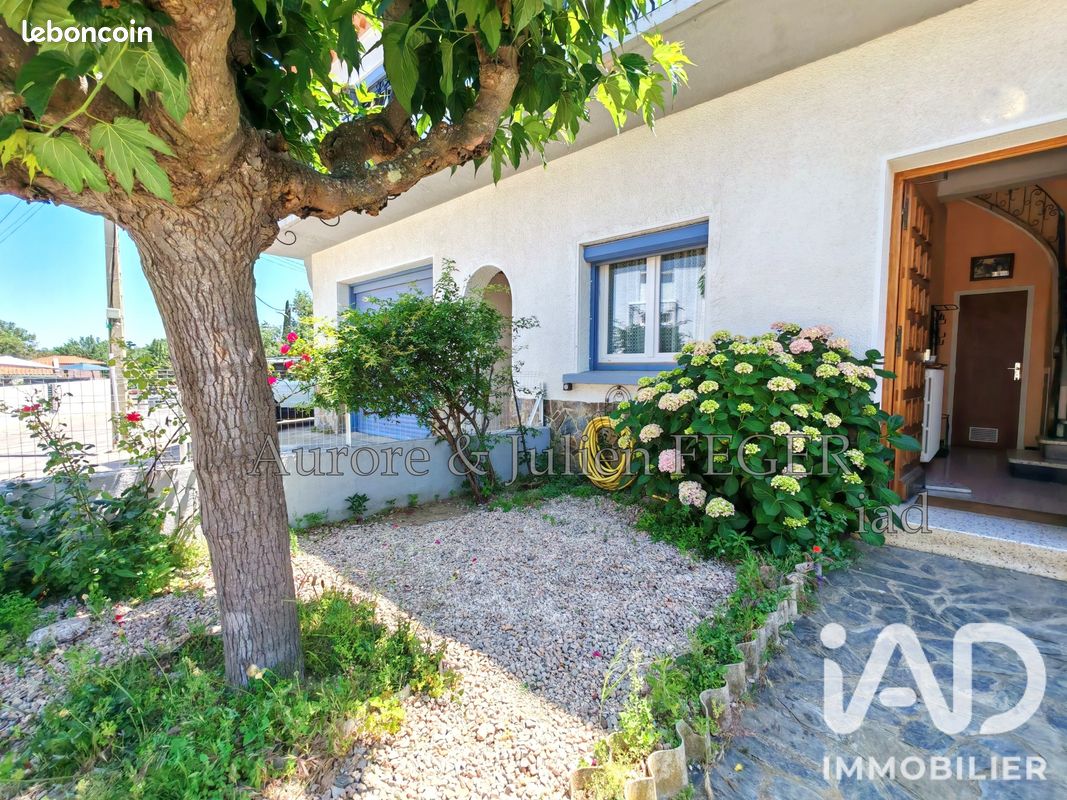 Maison 9 pièces 215 m² · à Fourques · 215 m² · 330 000 €