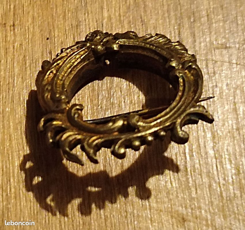 Broche Vintage Couronne Feuillage Signée Gerry - Couleur Or - État Impeccable