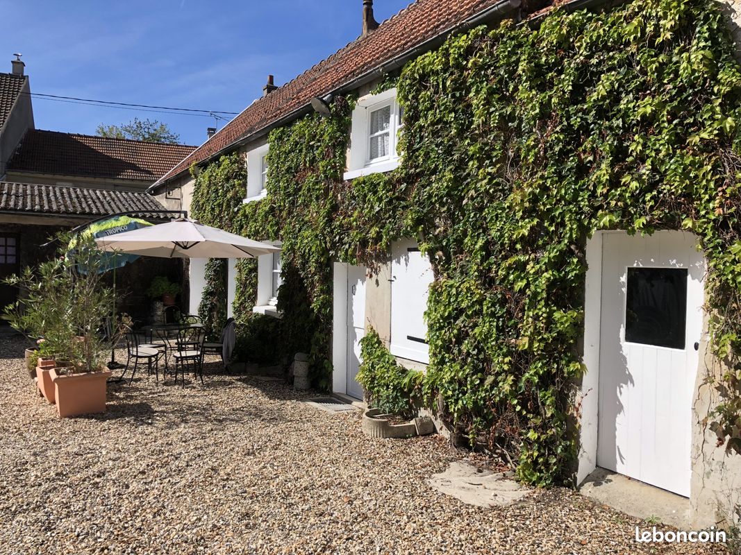Maison 10 pièces 247 m² · à Marcilly · 247 m² · 599 000 €
