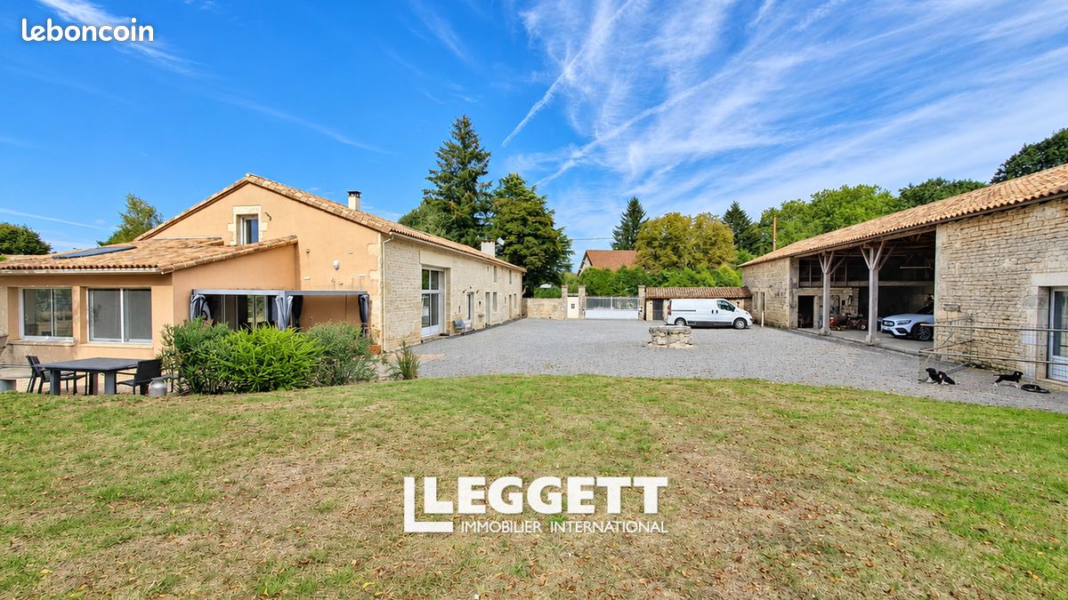 Maison 7 pièces 225 m² · à Valdelaume · 225 m² · 371 000 €